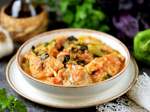 Чахохбили из курицы с болгарским перцем и помидорами, рецепт с фото