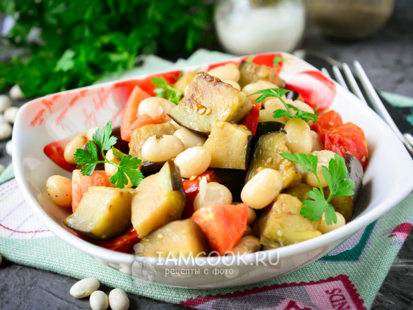 Баклажаны с фасолью (тушеные), рецепт с фото