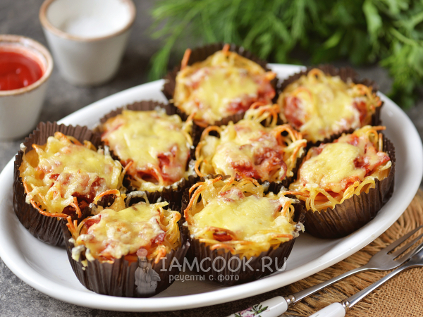 Маффины из спагетти с ветчиной в духовке, рецепт с фото