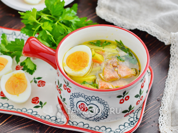 Уха из радужной форели, рецепт с фото