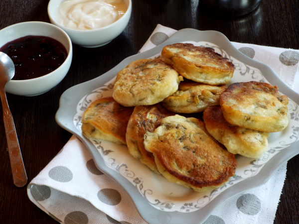 Оладьи с щавелем на кефире, рецепт с фото