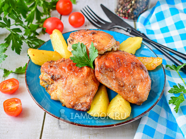 Куриные бедра на противне в духовке, рецепт с фото