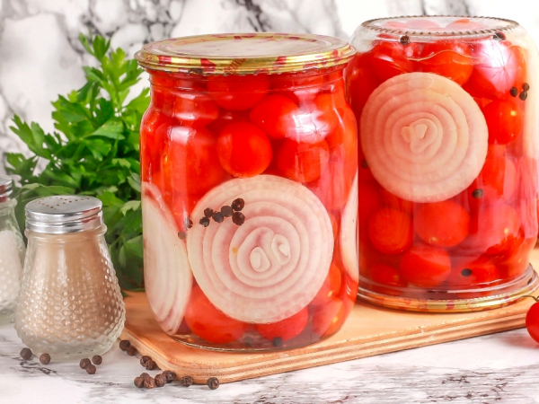 Маринованные помидоры черри с луком на зиму, рецепт с фото