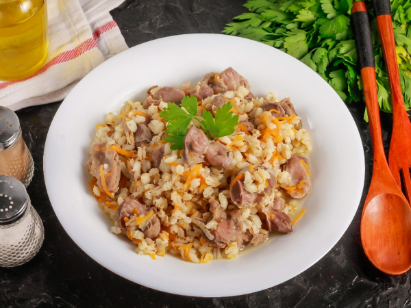 Куриные желудки с перловкой в мультиварке, рецепт с фото