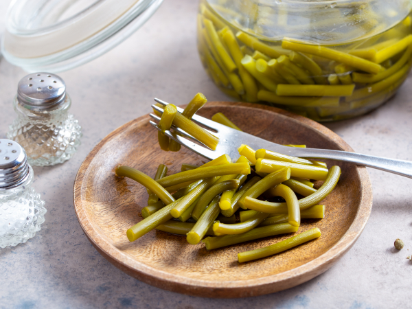 Маринованные стрелки чеснока быстрого приготовления, рецепт с фото