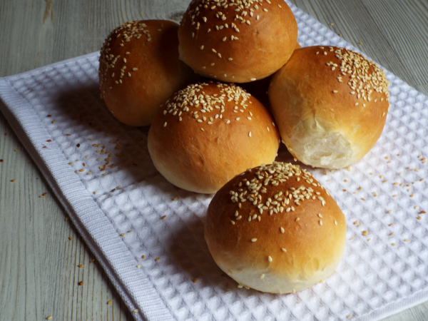 Булочки для бургеров на кефире, рецепт с фото