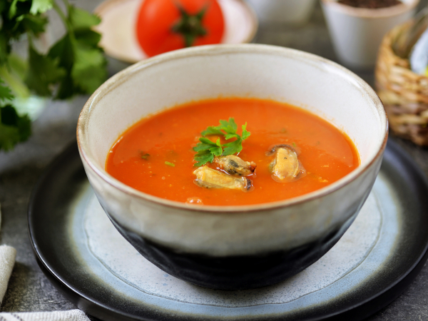 Томатный суп с мидиями и креветками, рецепт с фото