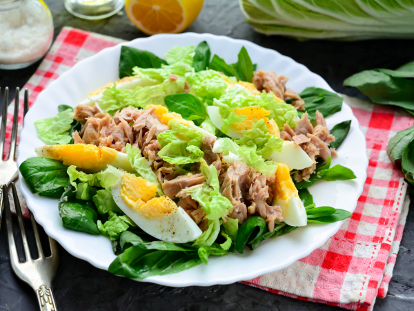 Салат с тунцом и пекинской капустой, рецепт с фото