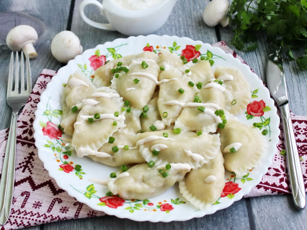 Вареники с капустой и грибами, рецепт с фото