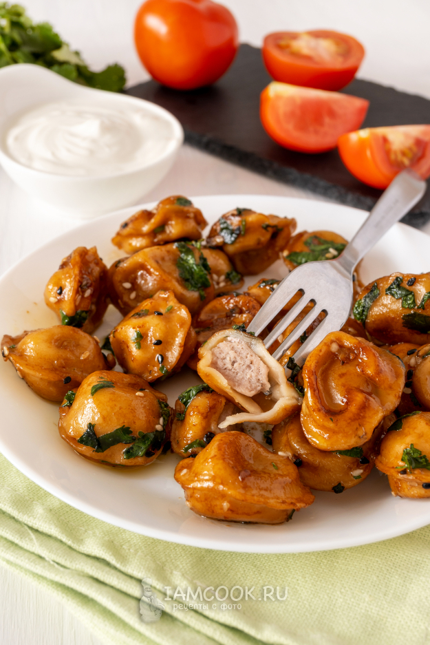 Как пожарить пельмени с соевым соусом