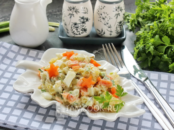 Салат из отварного хека, рецепт с фото