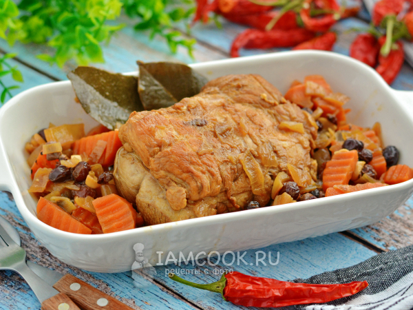 Тушеная свинина крупным куском, рецепт с фото
