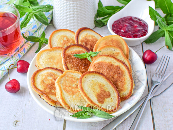 Пышные оладьи на кефире (на 500 мл кефира), рецепт с фото