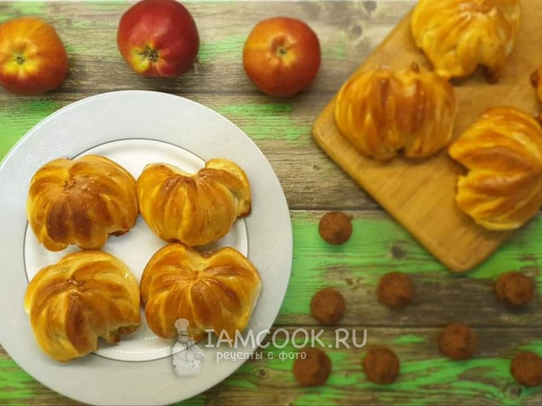 Сдобные дрожжевые булочки с сахарным сиропом, рецепт с фото