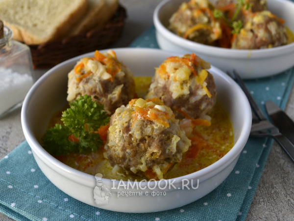 Ежики с рисом и фаршем с подливкой, рецепт с фото