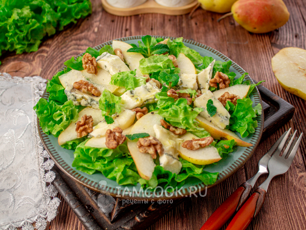 Салат «Парижанка» с грушей, рецепт с фото