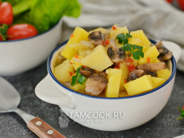 Тушеная картошка с грибами в казане, рецепт с фото