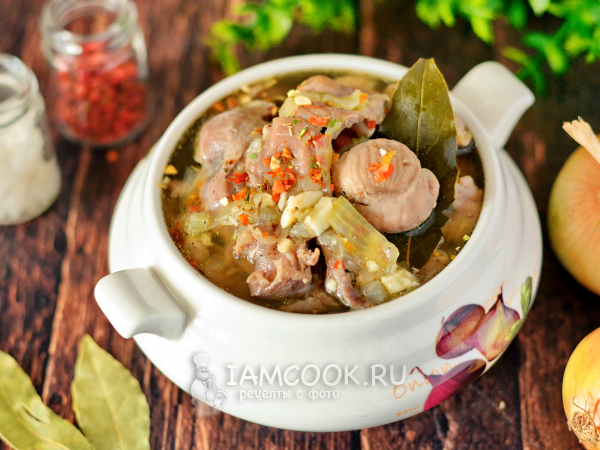 Тушеные куриные желудки с луком, рецепт с фото