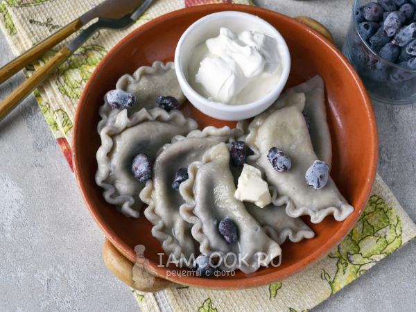 Вареники с жимолостью, рецепт с фото