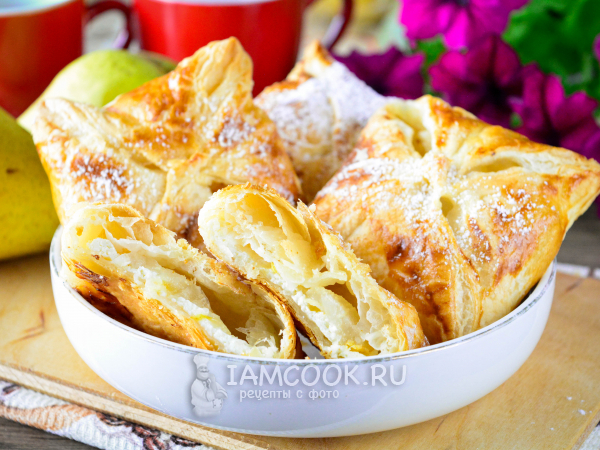 Слойки с творогом и грушей, рецепт с фото