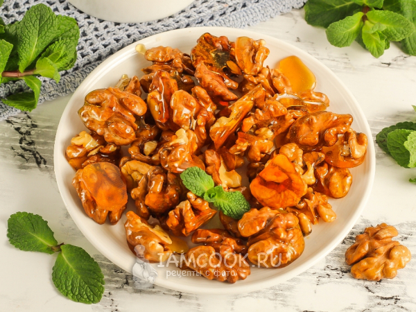 Грецкие орехи в карамели, рецепт с фото