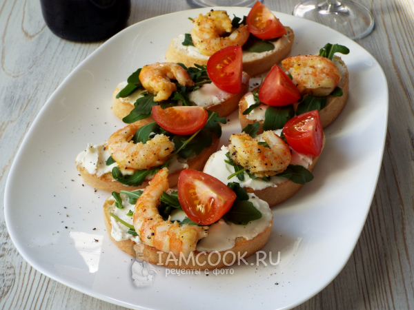 Брускетта с творожным сыром и креветками, рецепт с фото