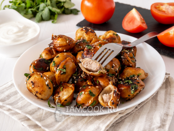 Жареные пельмени с соевым соусом на сковороде, рецепт с фото