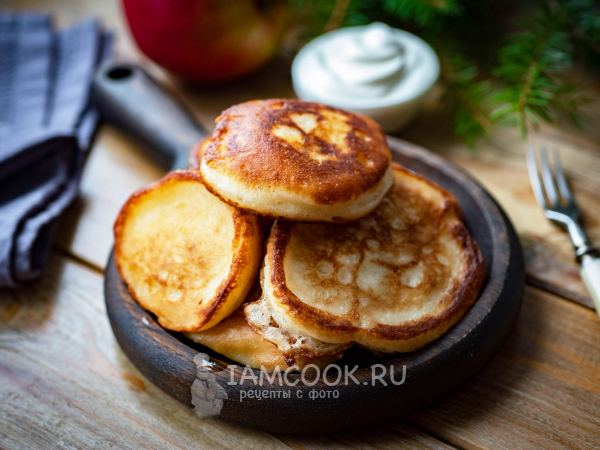 Пышные оладьи на йогурте на дрожжах, рецепт с фото