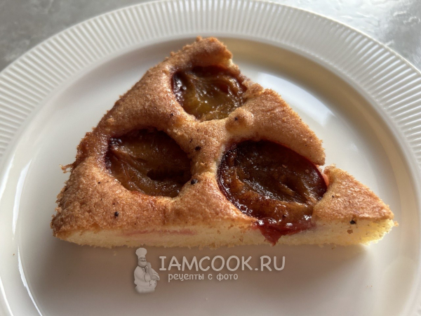 Сливовый пирог без глютена, рецепт с фото