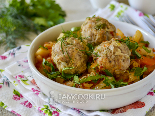 Фрикадельки с капустой в мультиварке (тушеные), рецепт с фото