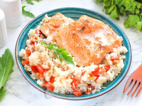 Кета с рисом в духовке, рецепт с фото