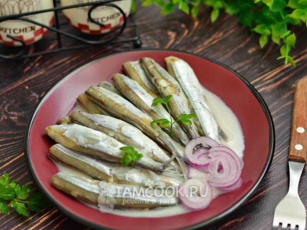 Мойва в молоке на сковороде, рецепт с фото