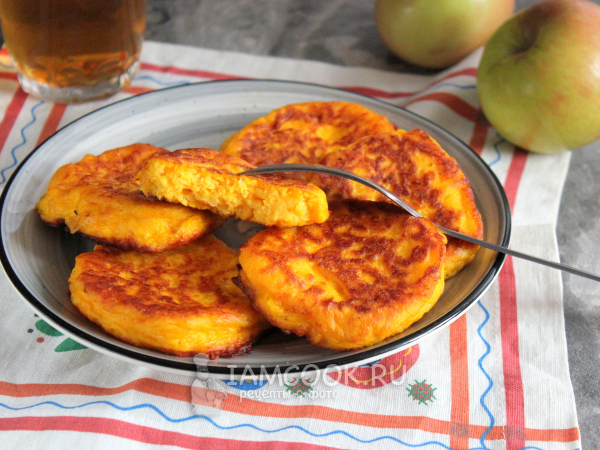 Тыквенные оладьи с сыром, рецепт с фото