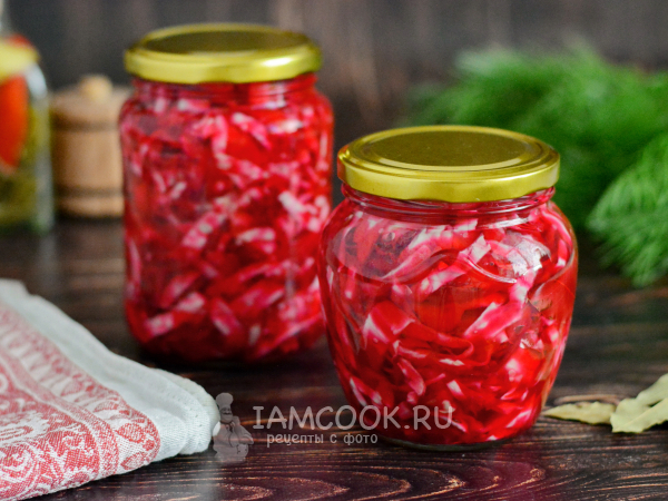 Заварная капуста на зиму со свеклой, рецепт с фото