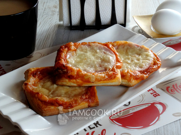 Горячие бутерброды из слоеного теста, рецепт с фото