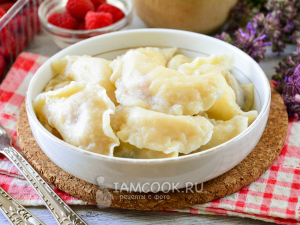 Вареники с творогом и малиной, рецепт с фото