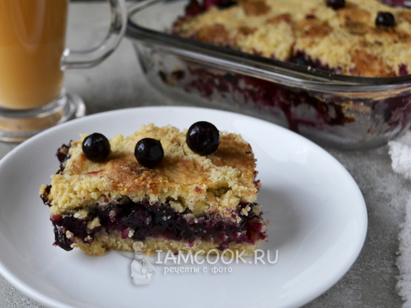 Насыпной пирог с черной смородиной, рецепт с фото