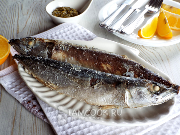 Скумбрия, запечённая на соли в духовке, рецепт с фото