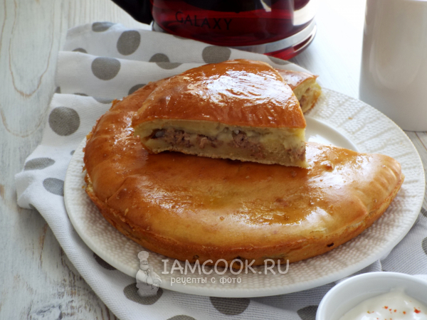 Заливной пирог с тунцом и картофелем, рецепт с фото