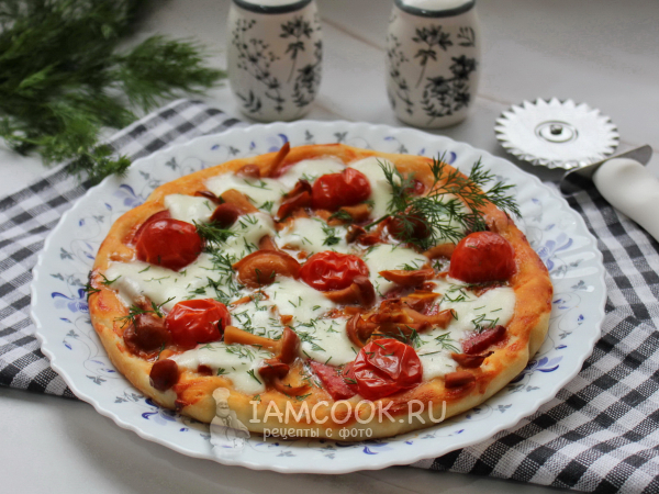 Пицца с маринованными грибами, рецепт с фото