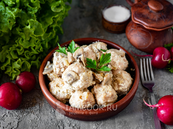 Фрикадельки с грибами в сливочном соусе, рецепт с фото