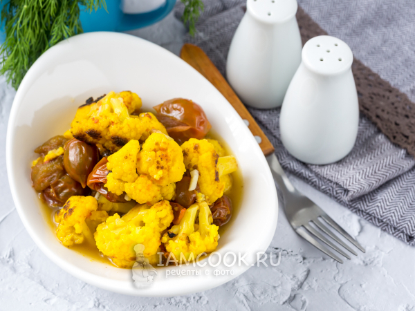 Цветная капуста с помидорами на сковороде, рецепт с фото