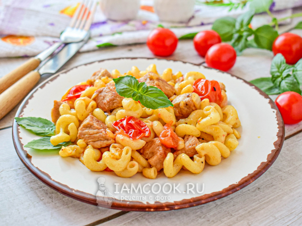 Макароны с мясом и помидорами, рецепт с фото