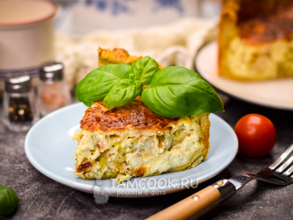 Киш из слоеного теста с рыбой, рецепт с фото