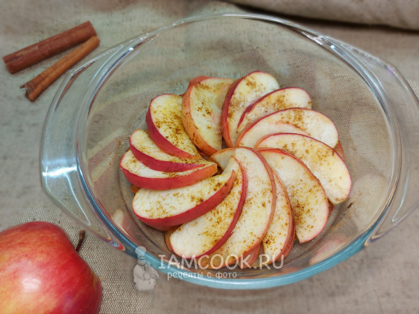 Запечённые яблоки кусочками в микроволновке, рецепт с фото