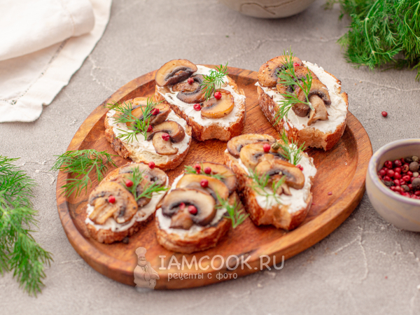 Брускетта с грибами и сыром (сливочным), рецепт с фото