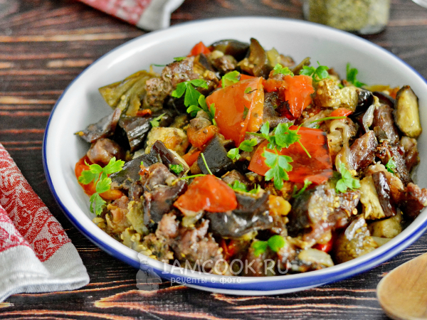 Баранина с овощами в духовке в казане, рецепт с фото