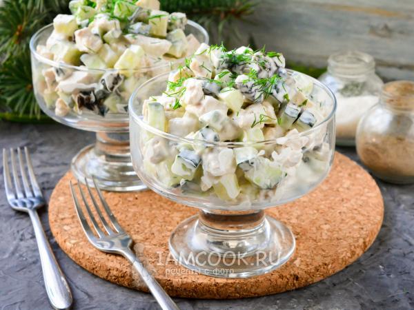 Салат с вареной курицей и черносливом, рецепт с фото