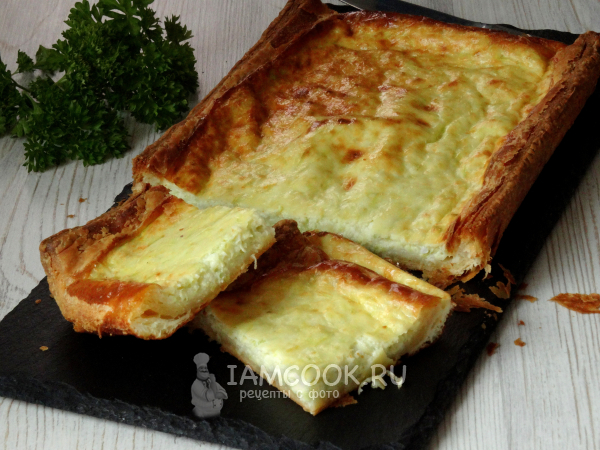 Пирог из слоеного теста с кабачками, рецепт с фото