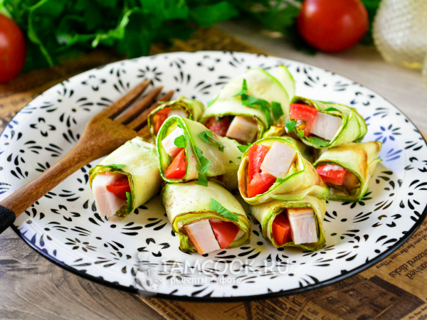 Рулетики из кабачков с ветчиной, рецепт с фото